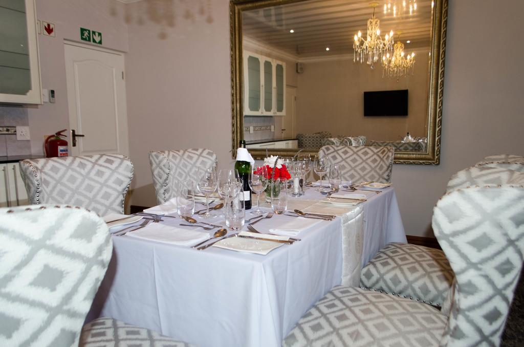Classique Grace Boutique Hotel 샌톤 객실 사진
